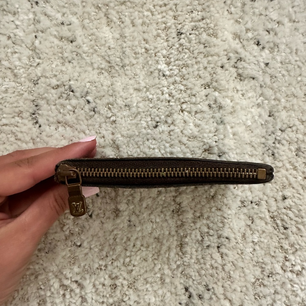 Louis Vuitton Monogram Key Pouch - Authentic - Picture 2 of 5
